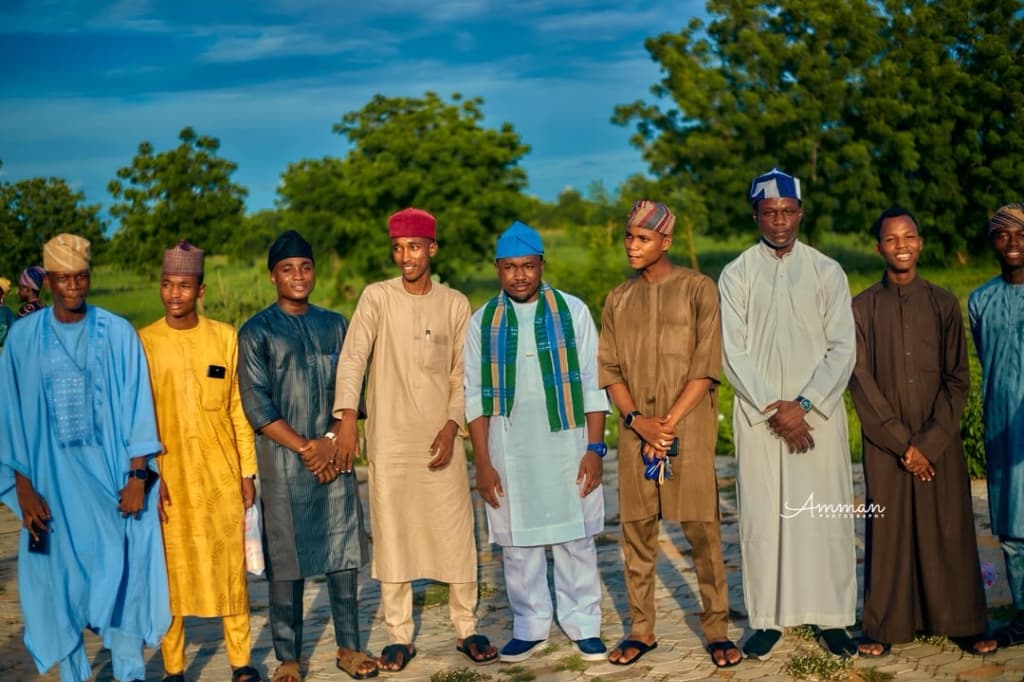 Outdoor Executive Delegation Portrait on FUD Campus Grounds